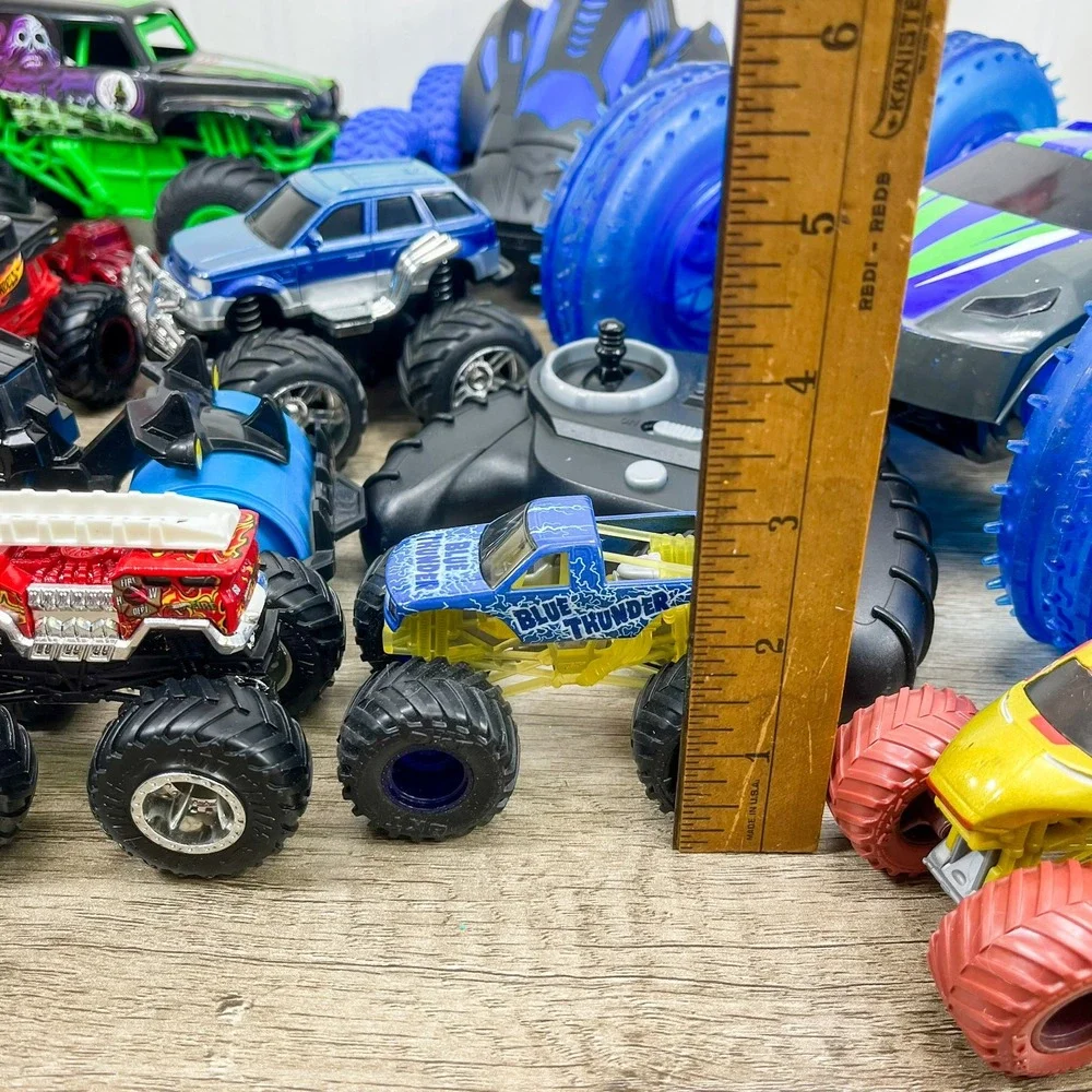 Monster Jam Truck Lot Grave Digger Blue Thunder RC Stunt Cars Hot Wheels 15pc